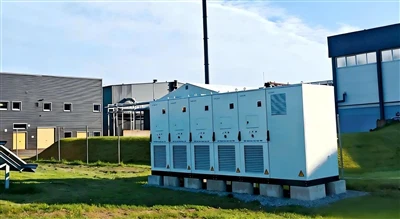 Refrigeració líquida vs. Refrigeració per aire per a l'emmagatzematge d'energ...